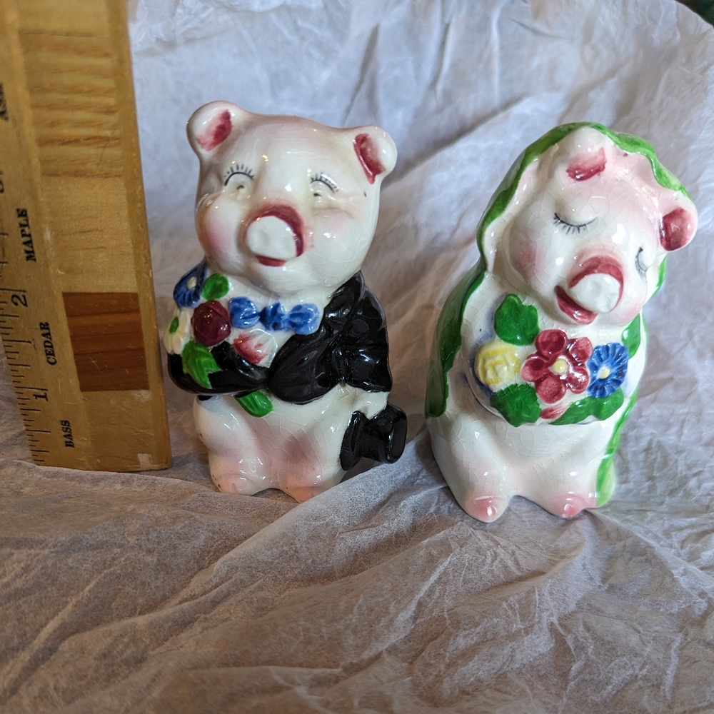 Vintage wedding pigs salt and pepper